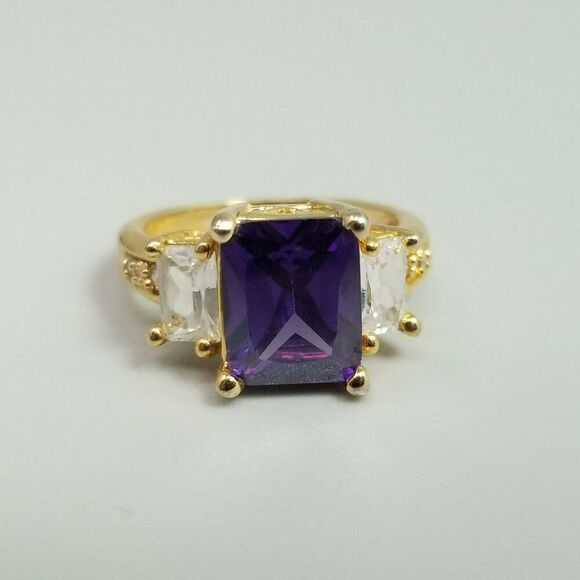 Vintage Dark Purple Rhinestone Ring, Size 8 Band, Gold Tone Setting, Estate - Picture 7 of 8